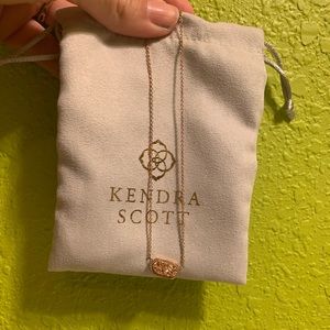 Kendra Scott necklace